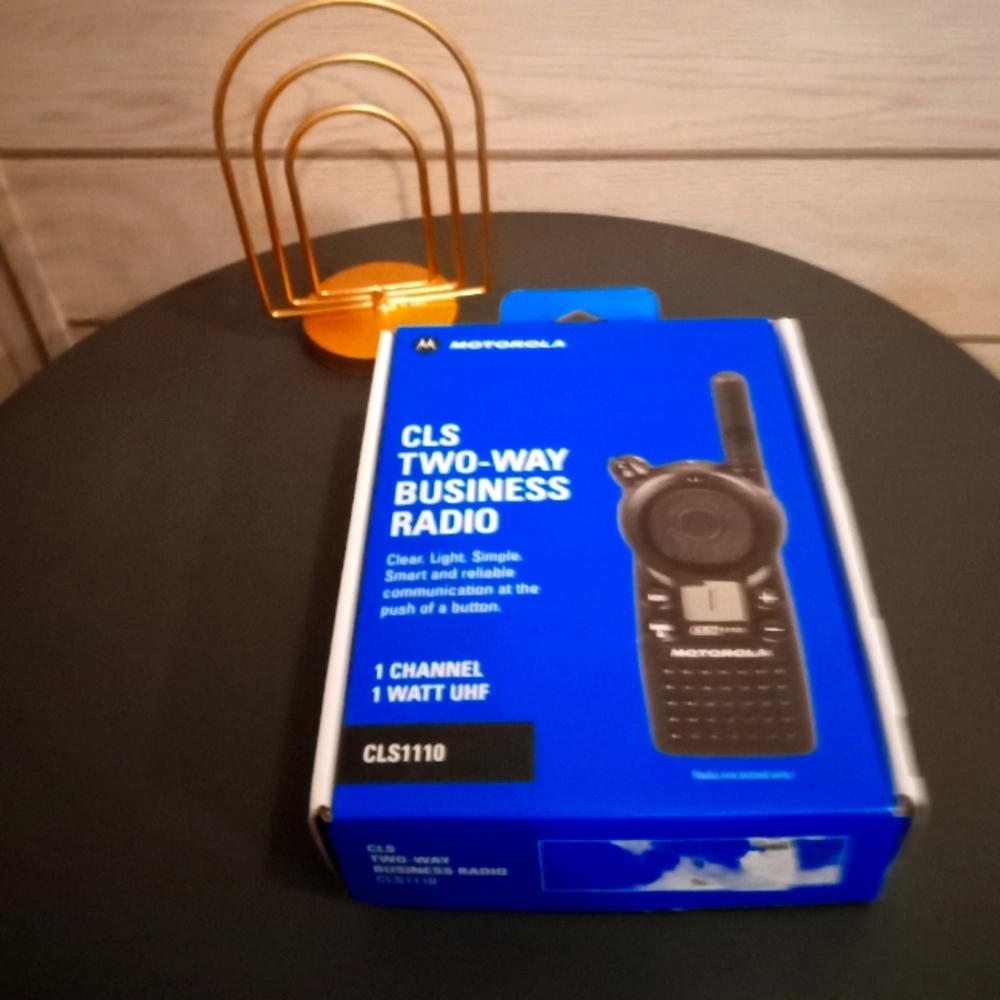Motorola CLS Two Way Business Radio CLS1110